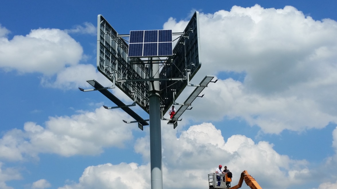 PIERWSZE TABLICE MOTORWAY 12×4 m z oświetleniem LED PIERWSZE TABLICE MOTORWAY 12×4 m z oświetleniem LED