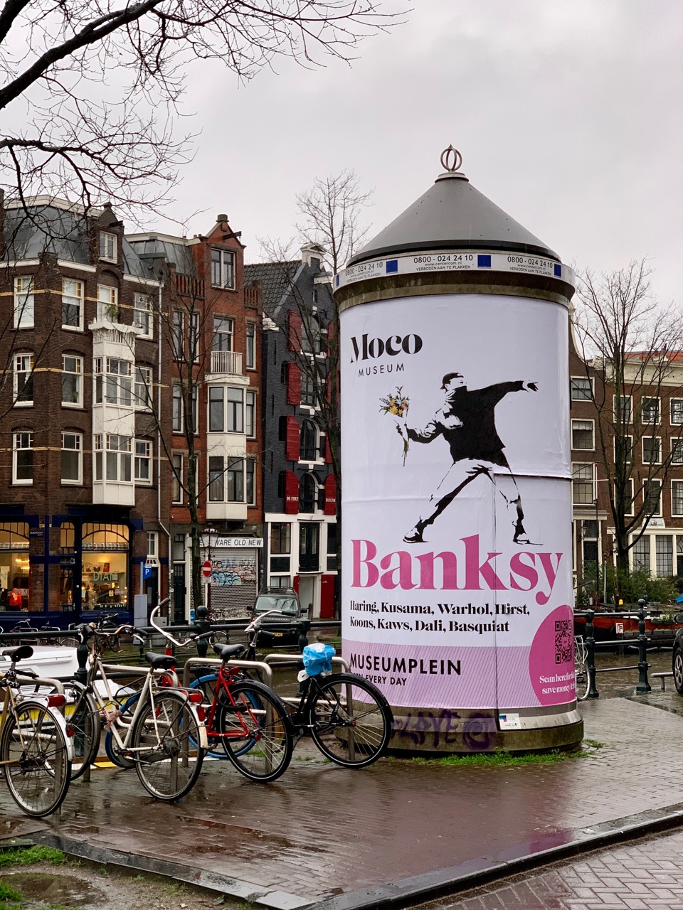 Reklama zewnętrzna w Amsterdamie