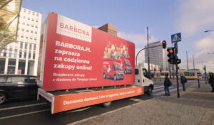 Samochody reklamowe MOBIJet - Barbora